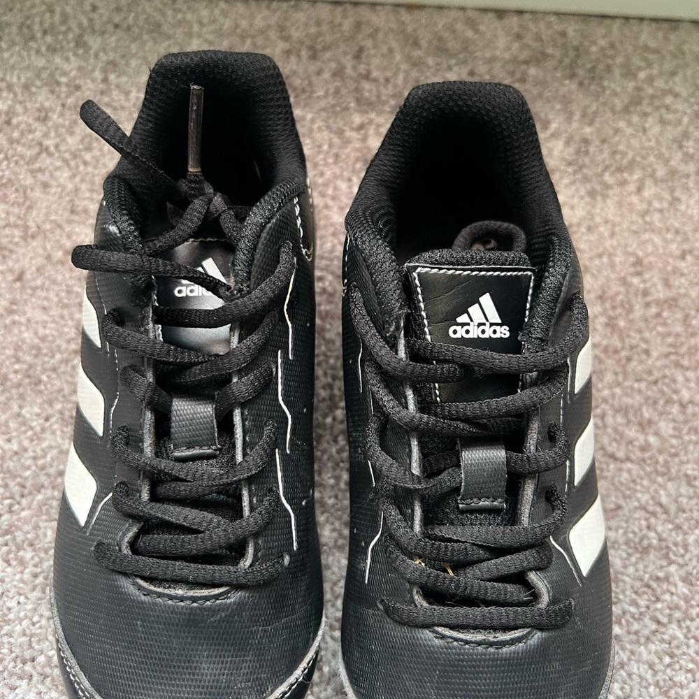Boys baseball cleats. Size 11K